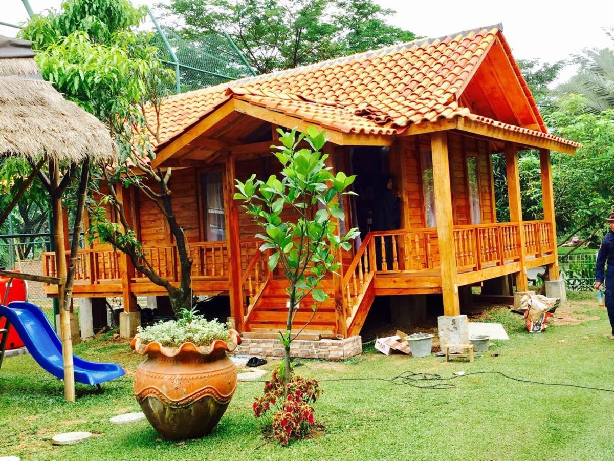 Penginapan Muslim Yuni Inn Bogor Buitenkant foto